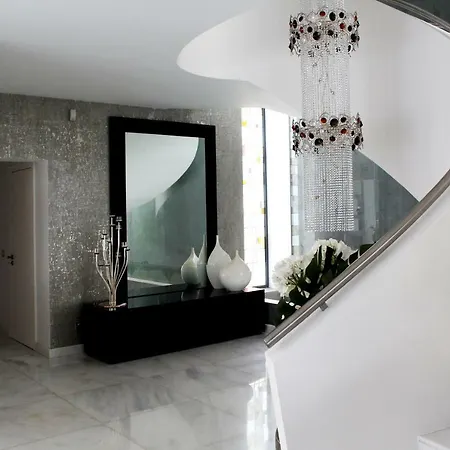Maris Villa Cascaes